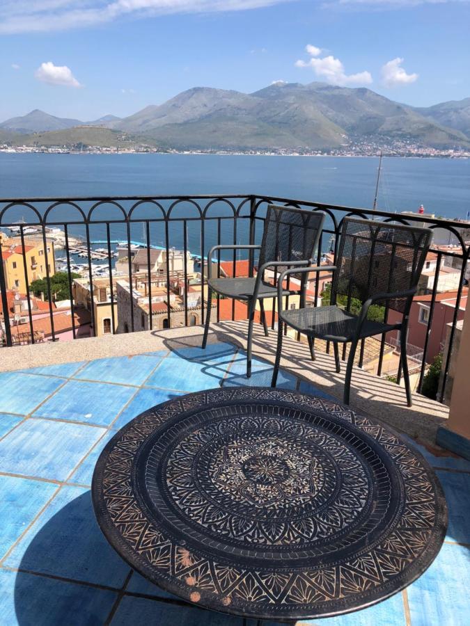 Le Suite Guarinelli B&B กาเอตา ภายนอก รูปภาพ