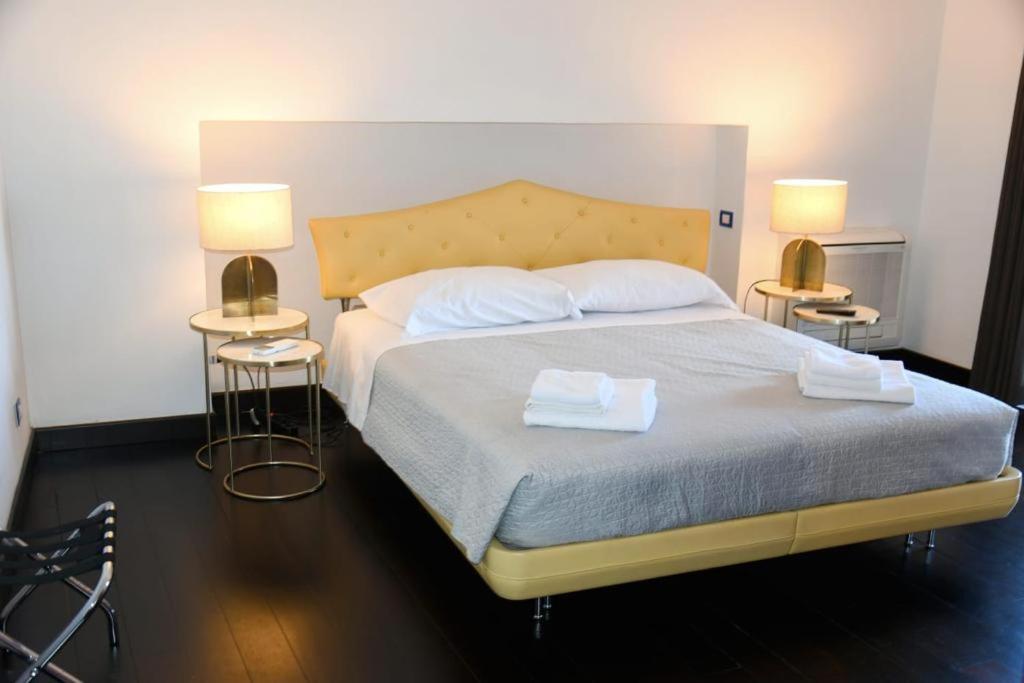 Le Suite Guarinelli B&B กาเอตา ภายนอก รูปภาพ