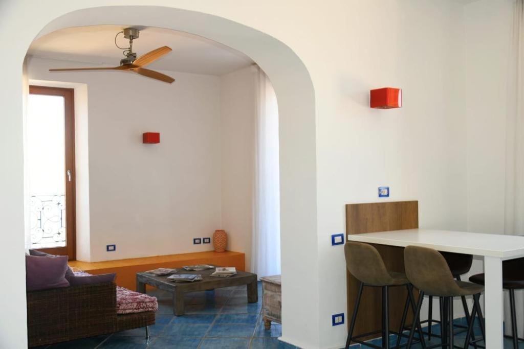 Le Suite Guarinelli B&B กาเอตา ภายนอก รูปภาพ